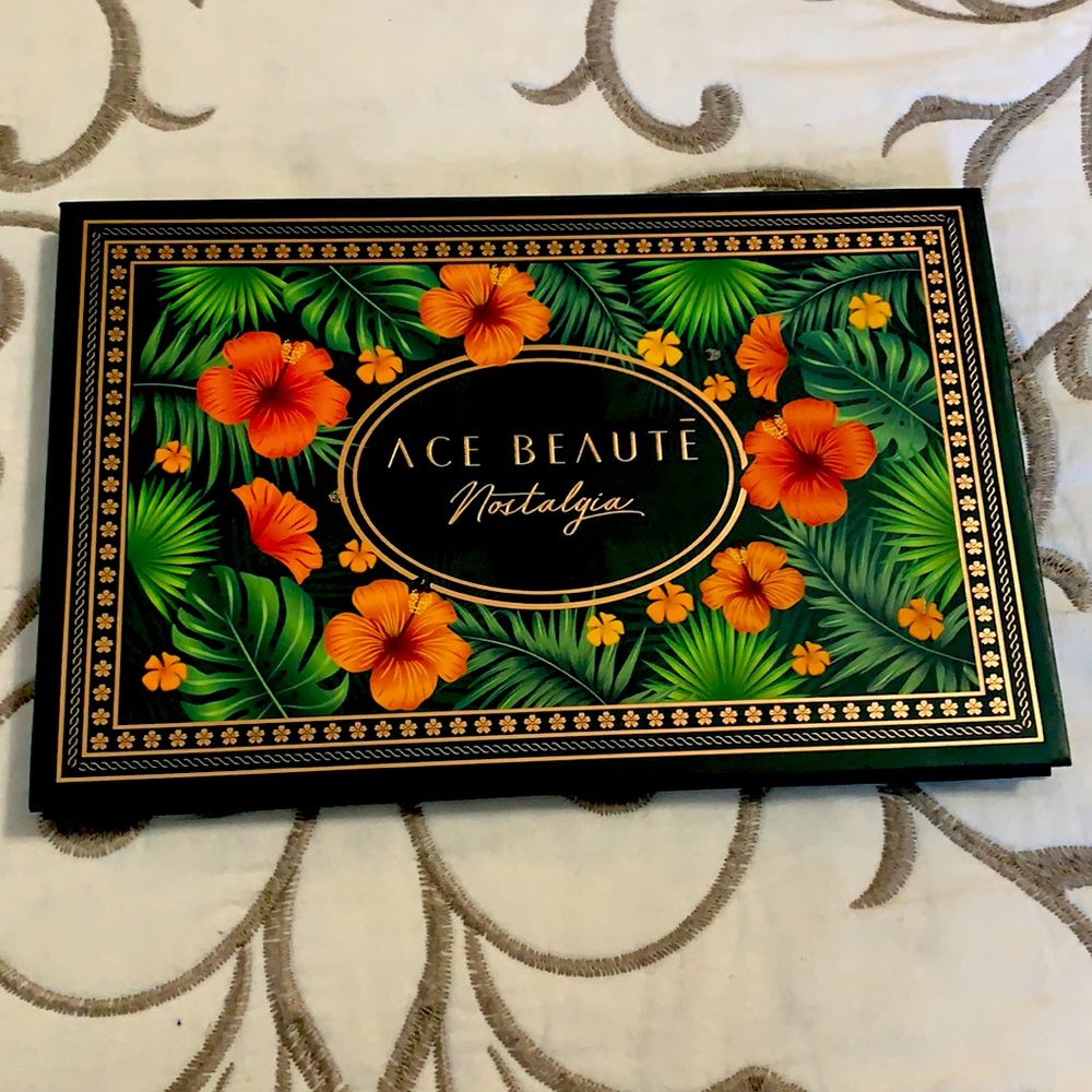 Makeup palette